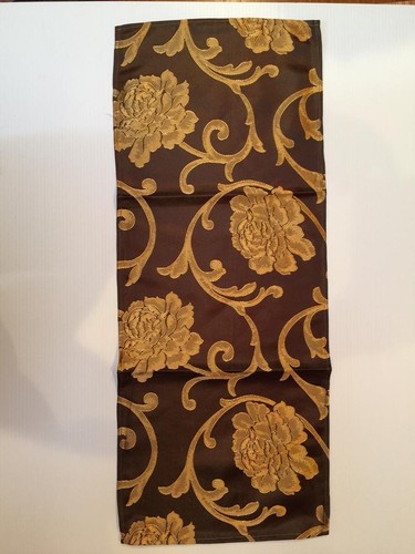 Extravagant table runner - extravagant, tv