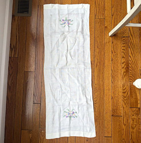 Embroidered linen table - table, runner