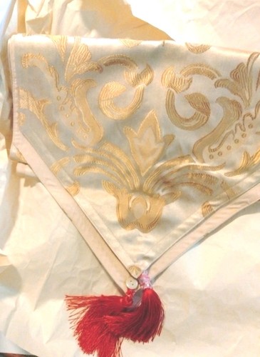 Table runner damask with - runner,